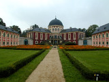 Zámek Veltrusy je barokním skvostem české architektury