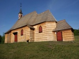 Malá Prašivá - chata s rozhlednou a dřevěný kostel