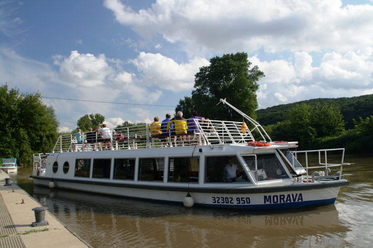 loď Morava