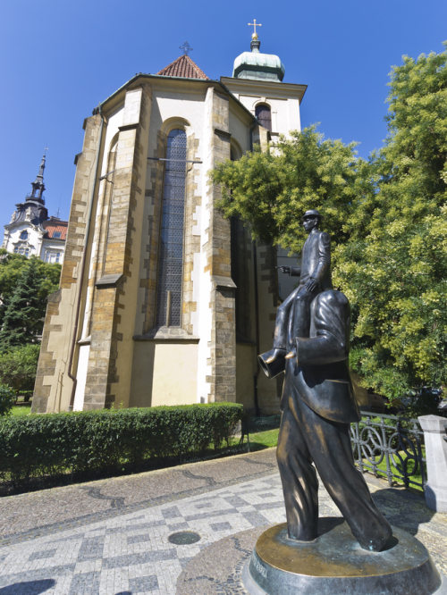 Španělská synagoga a socha Franze Kafky